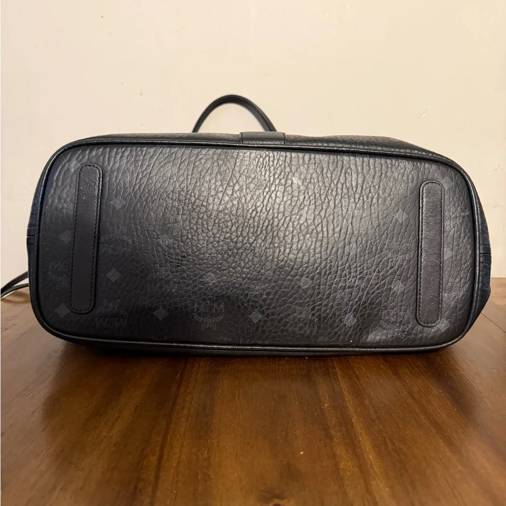 MCM Black Textured Leather tote Bag - Picture 4 of 6